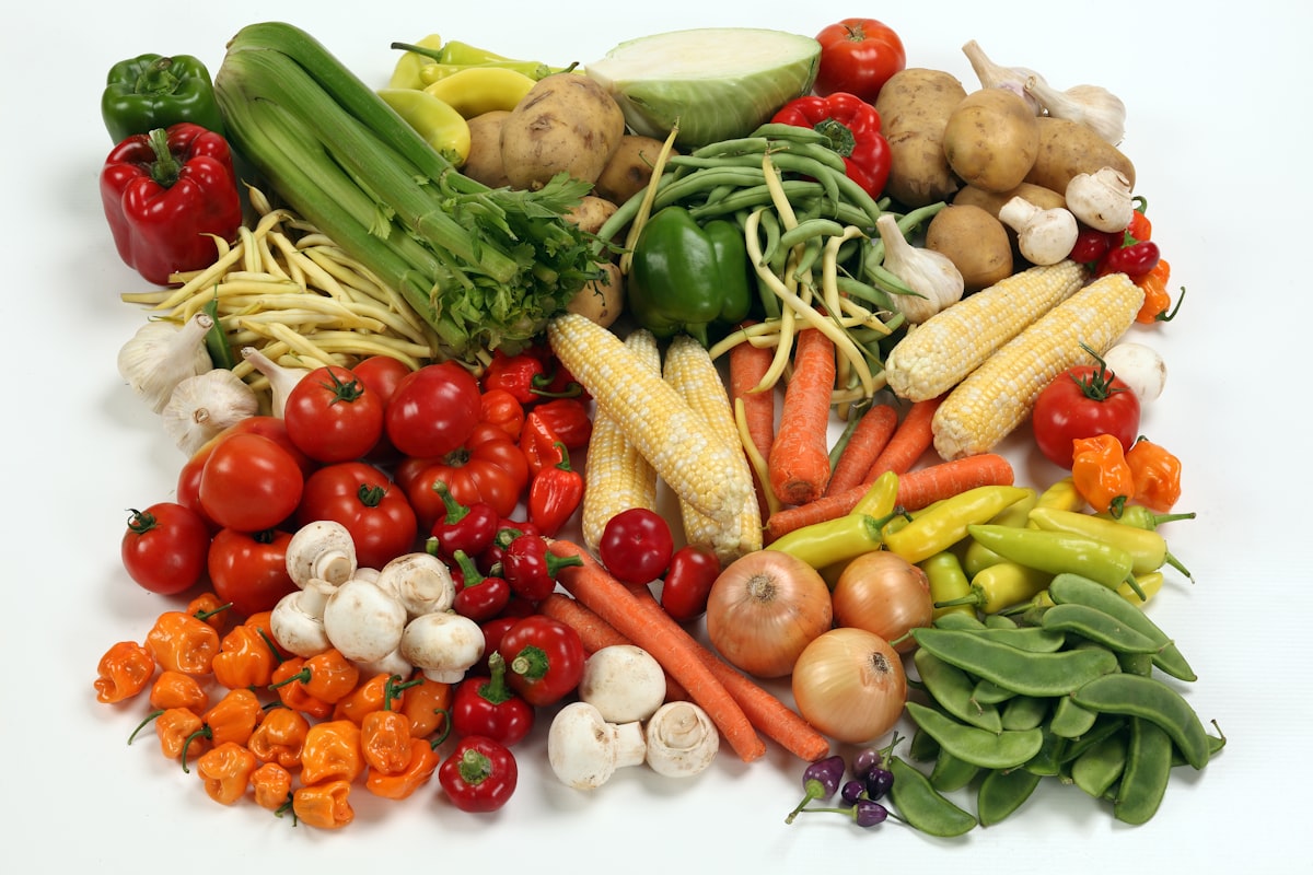Protein-rich breakfast with whole grains and vegetables